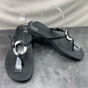 Vionic Karina Women’s Shoes Black 8.5 M Leather Toe Thong Metal Ring Sandals